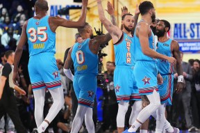 乐动网页版 -赛地聚焦——NBA常规赛关键时刻热度飙升，罗马战术微调，质疑声仍在，阵容厚度经受考验(勇士不敌热火库里飚中三分点燃观众)