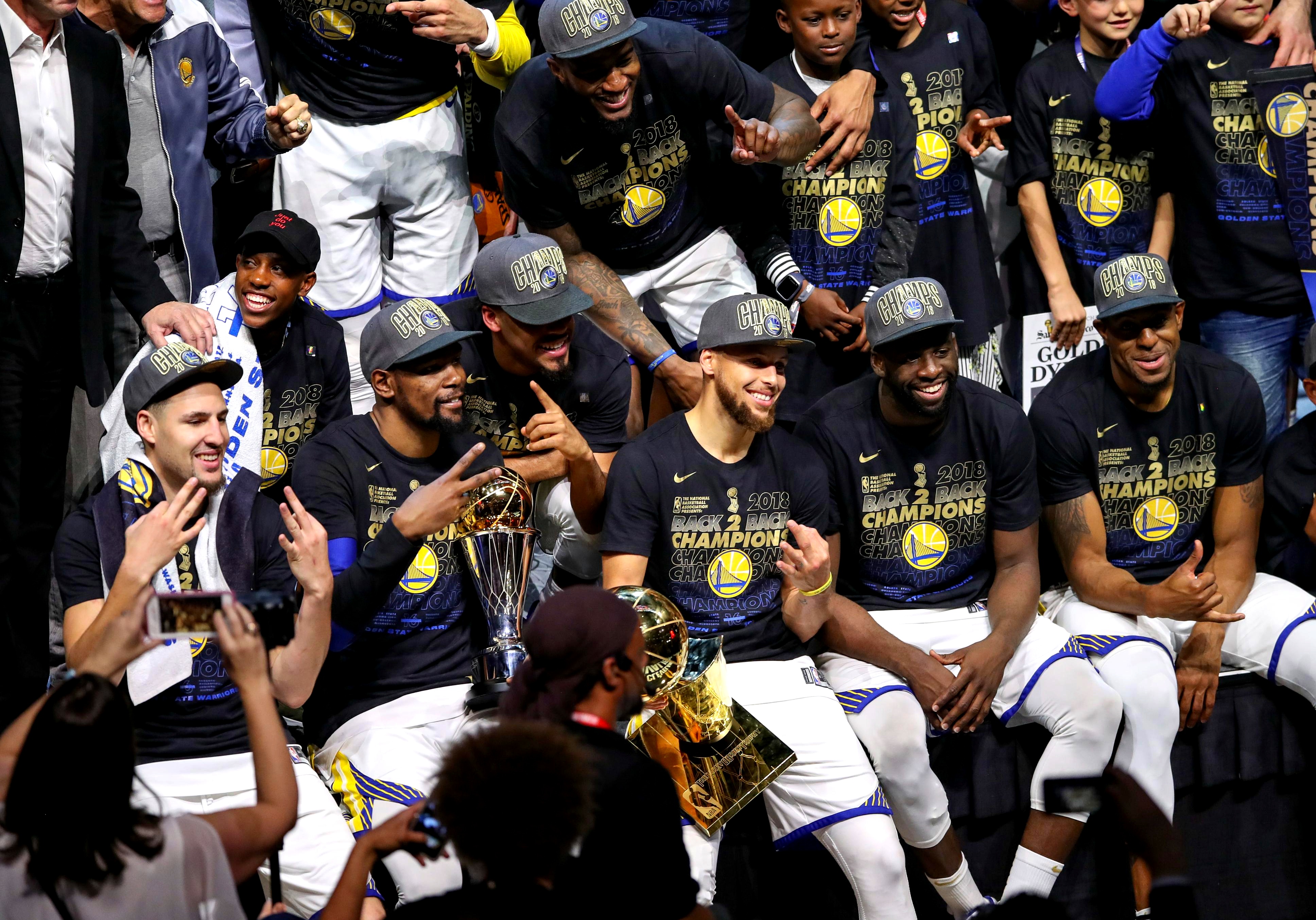 赛前浙江队队长鼓劲：NBA季后赛节点到来，气氛紧张，年轻球员得到机会的简单介绍