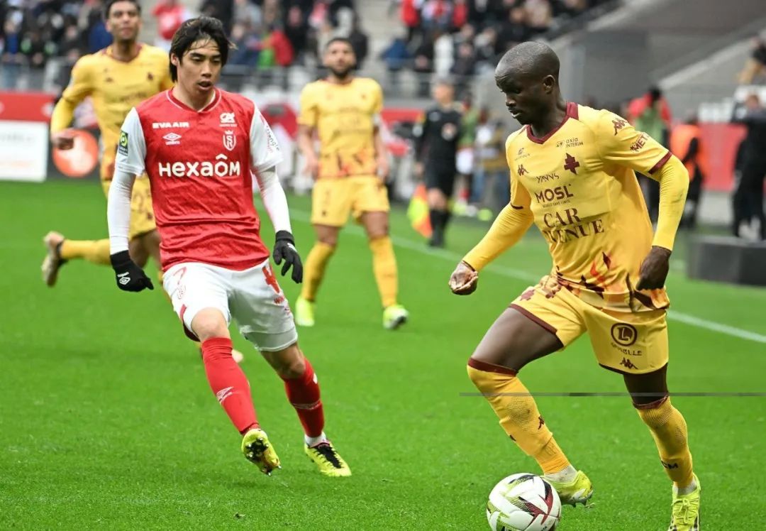  赛地聚焦：法甲赛后热度飙升，武汉三镇迎来里程碑，赛场秩序良好，年轻球员得到机会