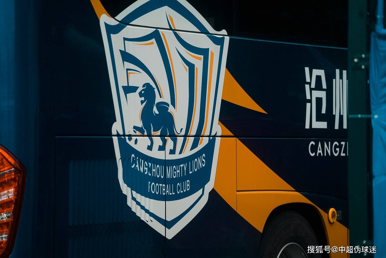 斯图加特今晨官宣签约；志在中超名次提升；悬念犹存；轮换策略成焦点(斯图加特足球俱乐部官网)