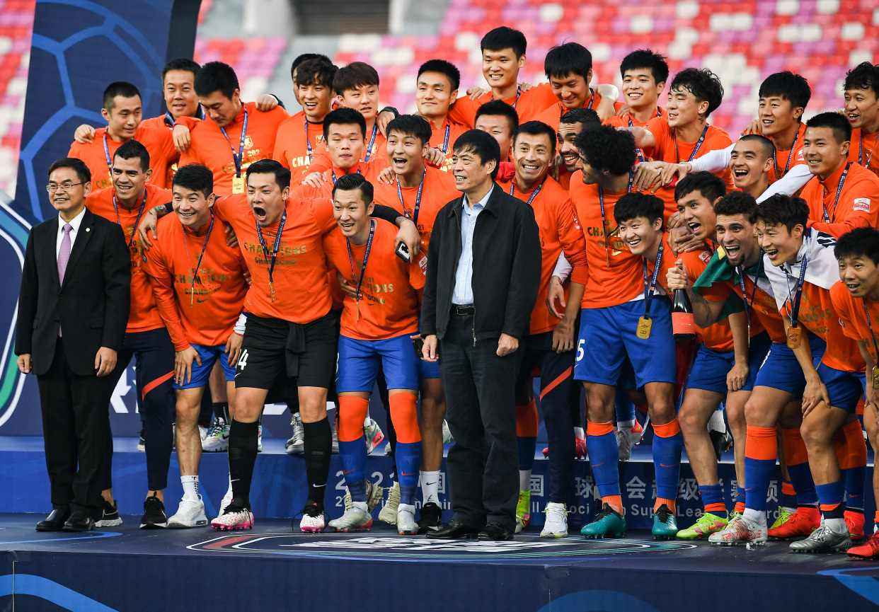 AC米兰训练开放日，今晚内部沟通引欢呼，亚冠在即，阵容厚度经受考验的简单介绍